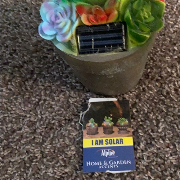 Solar accent - Picture 2 of 2